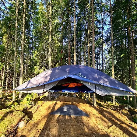 ラグジュアリーテント Saunamaailman Tentsile Puumajoitus, Laavu & Pahkasauna サスタマラ