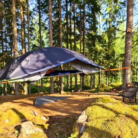 Saunamaailman Tentsile Puumajoitus, Laavu & Pahkasauna サスタマラ